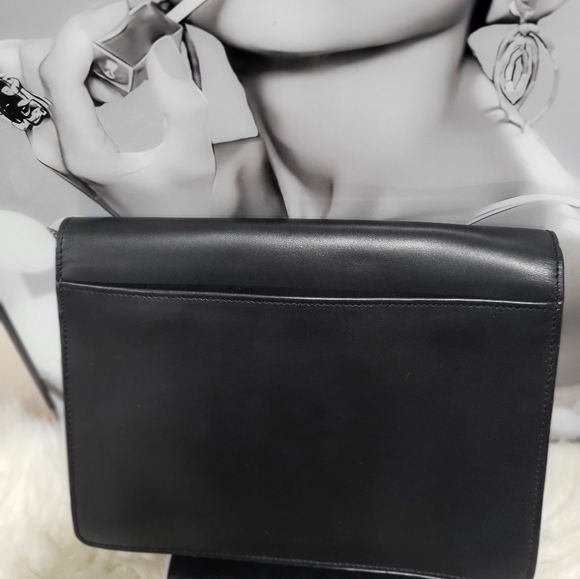 Dooney and bourke  clutch - Picture 3 of 14